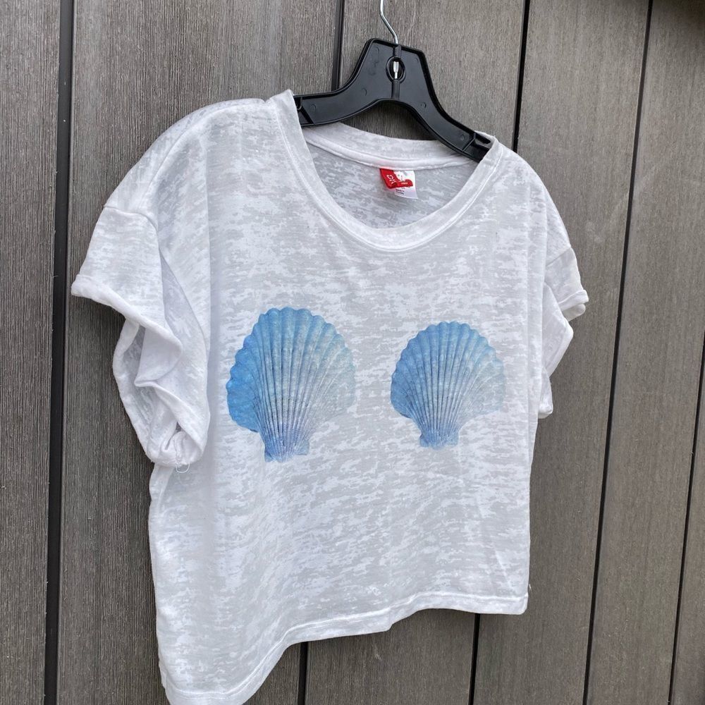 Divided Shells T-Shirt - Picture 4 of 8